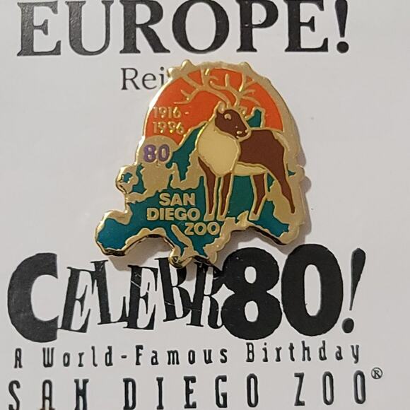 Vtg 1996 San Diego Zoo 80th Anniversary Reindeer Lapel Pin - Picture 2 of 3